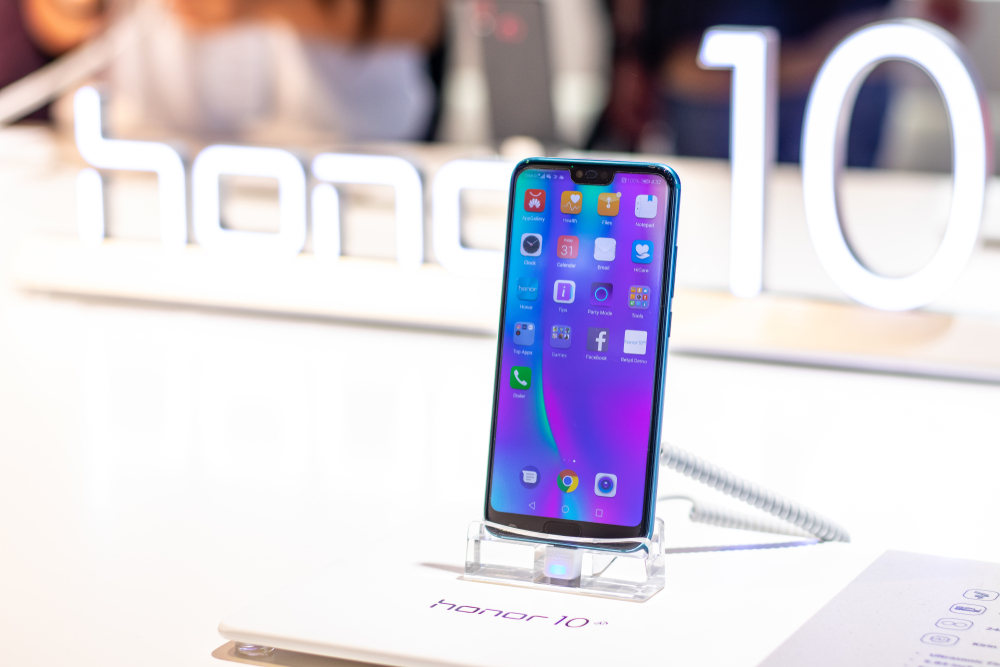 Мировая премьера смартфона Honor 10 Мировая премьера смартфона Honor 10