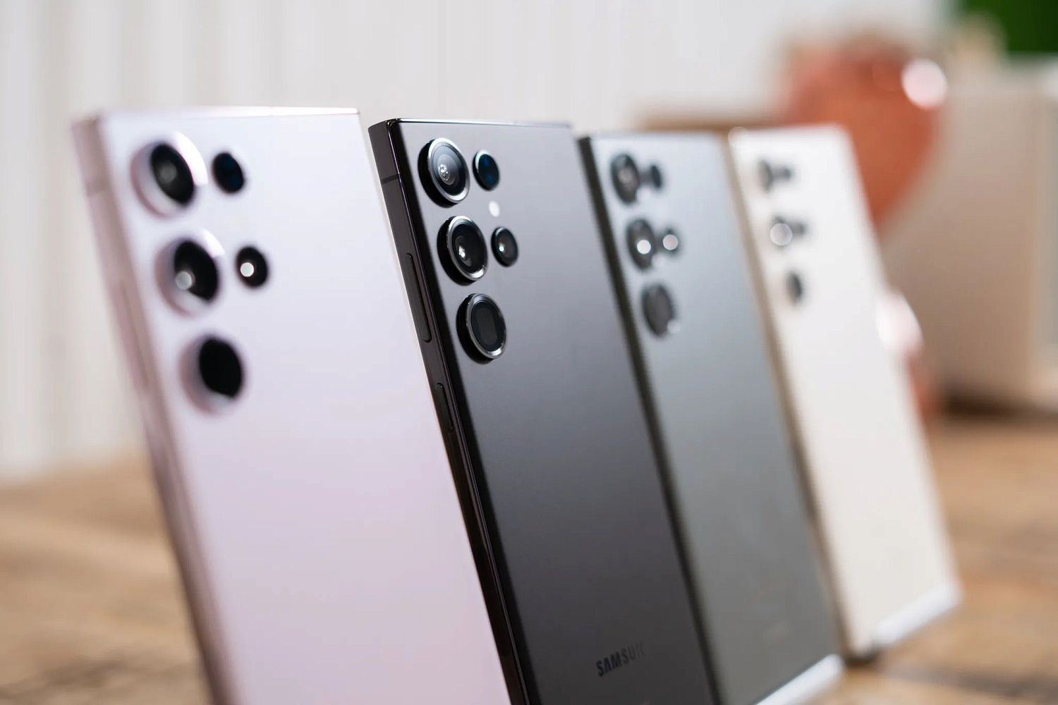 В продажу вышли новые устройства от Samsung. Какой выбрать?